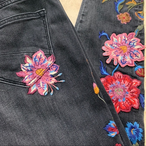 DRIFTWOOD Denim - 🌺🌸 Driftwood Ashy Washed Embroidered Jeans 28